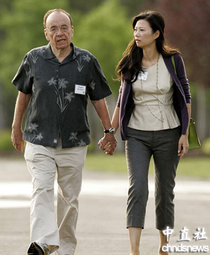 默多克邓文迪将离婚 回顾二人昔日恩爱画面