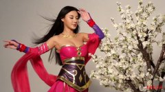  “校花”代言游戏扮貂蝉 主公看到肯定慌了 