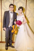  台最美女主播吴依洁嫁亿万富商 婚纱照美艳动人 