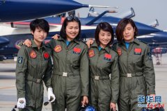  中国首批歼击机女飞行员将驾歼-10海外首秀 