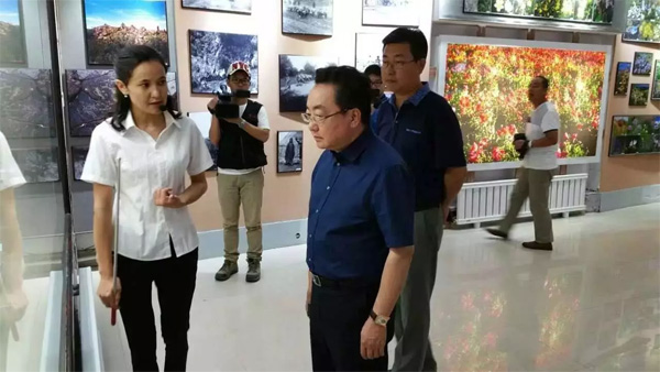 焦家良委员先后来到塔城地区手风琴角、文化广场、非物质文化遗产展厅、红楼博物馆、民俗展示馆、裕民县巴什拜展览馆博物馆等处调研