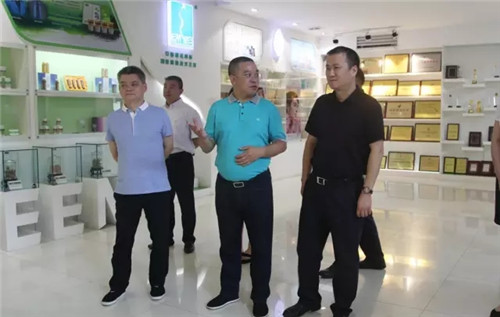 重庆市工商局副局长徐军一行莅临绿之韵调研指导