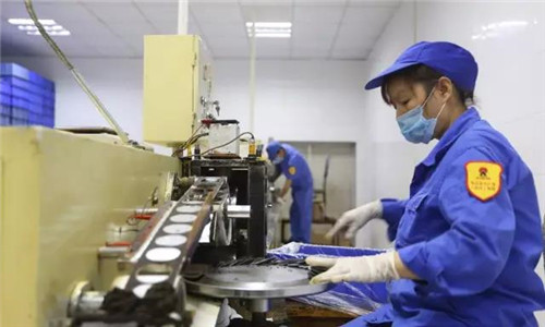 日产40万贴太阳灸的生产基地居然是这样的