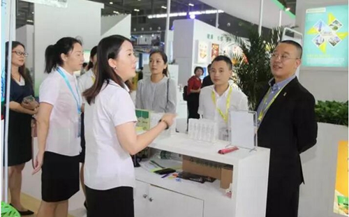 绿之韵董事长胡国安出席中国食品餐饮博览会