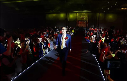 生命时代 赋能未来——北方大陆十周年星耀全球盛典激情绽放