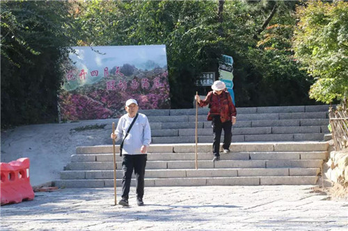 爱满重阳节 情暖老人心——长青中国九九重阳献爱心