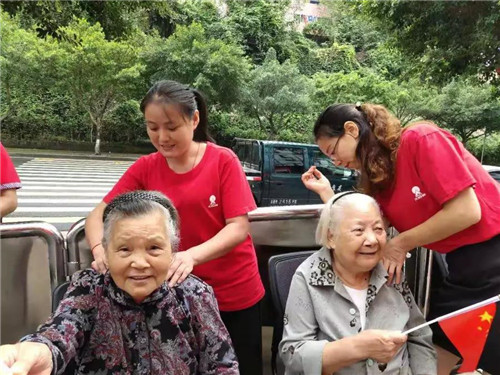 重庆忠县电视台报道太阳神党员看望老人