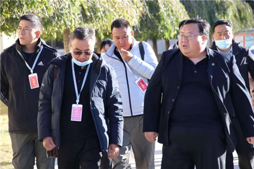 西藏米林县人大代表一行莅临金诃藏药考察