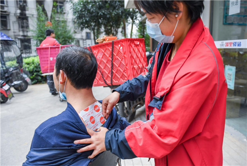 情暖快递员 武汉跃莱越好