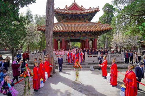 “缅怀先圣 问道天下” 永春堂德和举办祭孔大典