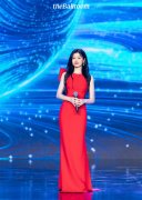 陈妍希一身红裙出席晚会 身材曼妙大气婉约气质优雅 